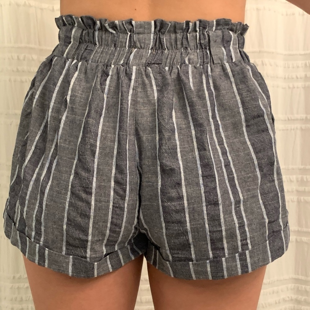 Cute beach shorts - Picture 1 of 4
